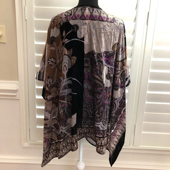 NWT Chicos Velvet Ruana Floral Butterfly Wrap New - Picture 10 of 14